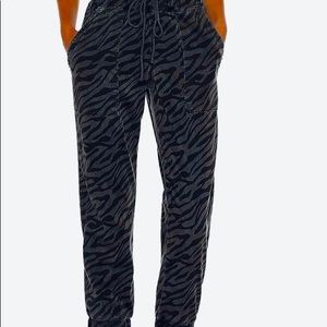 Bella Dahl print joggers